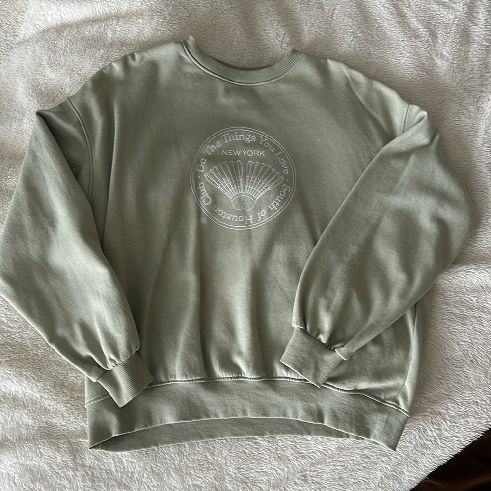 Sage Green H&M Crewneck Size: Medium